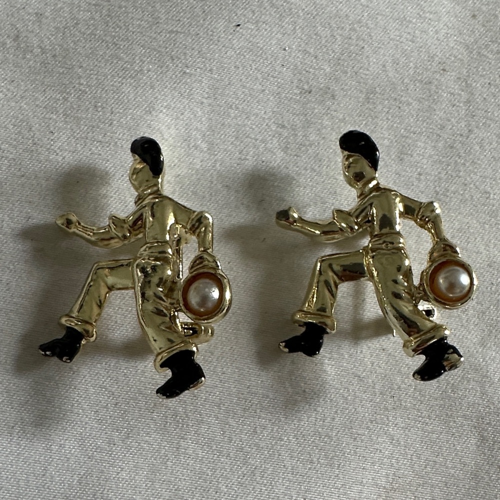 Vintage a pair man bowling bowler brooch pin
